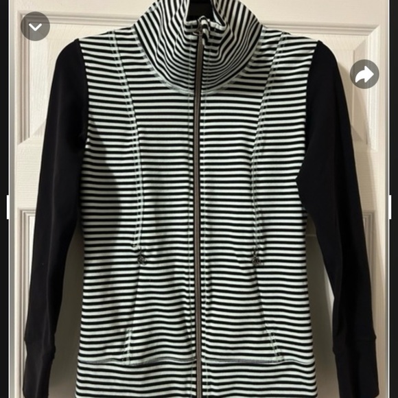 Lululemon daily yoga jacket size 4 - Picture 10 of 10